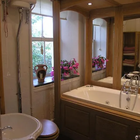 Summer Hill Country House
